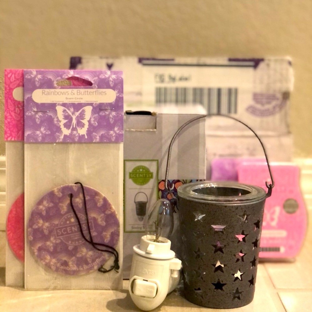 Scentsy Seeing Stars Mini-Warmer & Wax